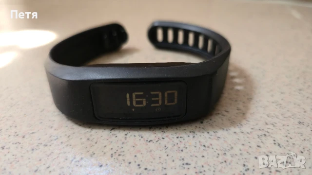 Фитнес гривна Garmin Vivofit 2 , снимка 4 - Фитнес уреди - 51106402