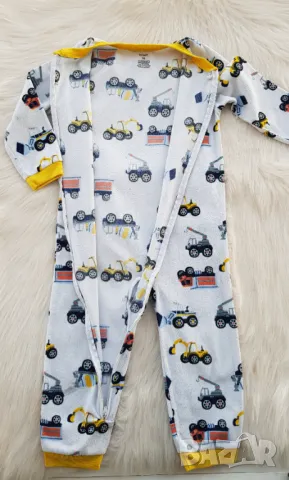 Гащеризон пижама Carter's - 5 години , снимка 3 - Детски пижами - 47649484