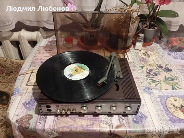 Грамофон Europhon стерео с вграден усилвател 