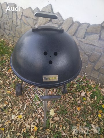 Барбекюто BARBE за класическо готвене на дървени въглища  