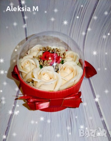Луксозна подаръчна кутия с вечни ароматни сапунени рози роза кошница букет 