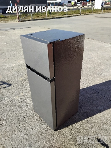 Малък хладилник с фризер. Fridgemaster , снимка 2 - Хладилници - 52827986