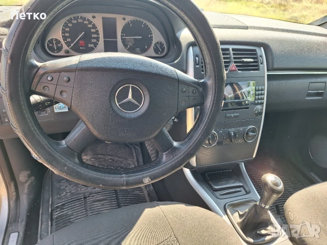 Продава се Мерцедес В 180 CDI 2.0 109 к. с., снимка 8 - Автомобили и джипове - 51128867