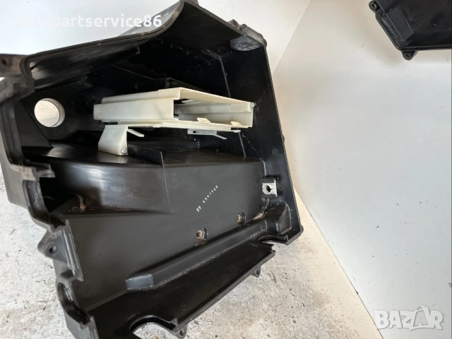 Кутия/корпус за бушони за Land Rover Range Rover L322 3.0 Td6 (2006) 7516708 , снимка 2 - Части - 54346383