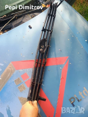 Решетка преден капак  Ford Focus I Hatchback (10.1998 - 12.2007), 