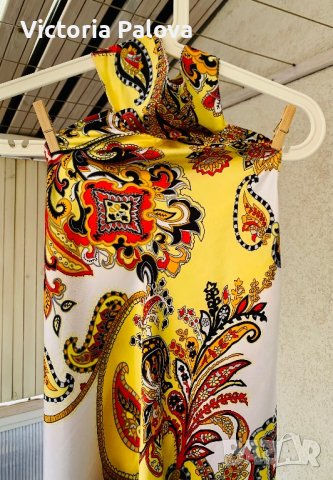 Ярка къса рокля с открит гръб, снимка 8 - Рокли - 44443978