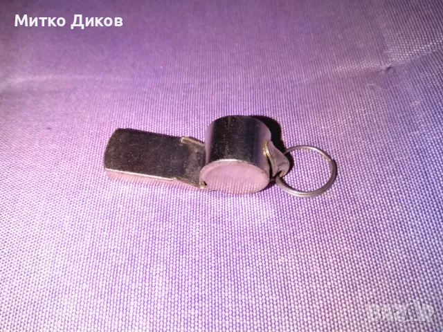 Спорт/Балила/ полицейска свирка отлична футболна с халка за закачване, снимка 2 - Футбол - 48884315