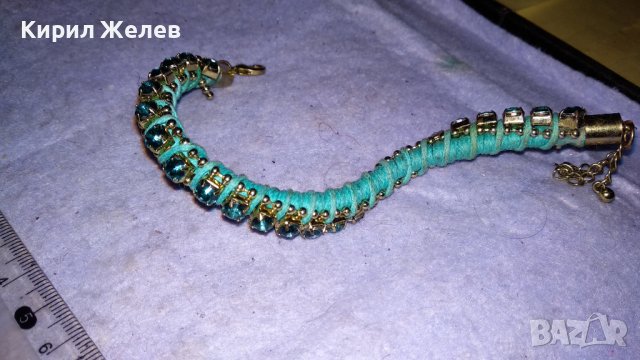 КРАСИВА ХЕНД-МЕЙД ВИНТИДЖ - АРТ ГРИВНА с КРИСТАЛЧЕТА ТЕКСТИЛ и ЗЛАТИСТ МЕТАЛ 34290, снимка 5 - Гривни - 38950007