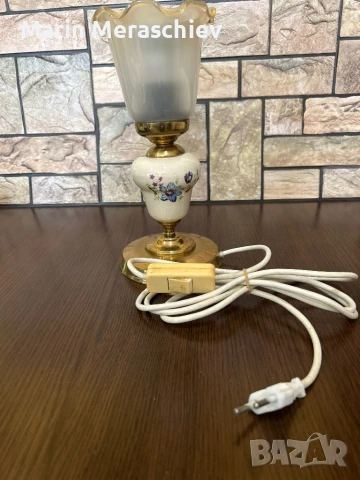 Нощна лампа, снимка 3 - Настолни лампи - 50613880