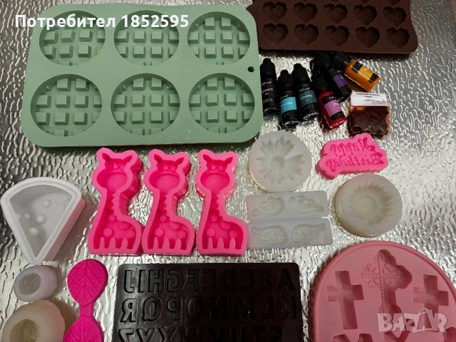 Лот от силиконови молдове за свещи, снимка 2 - Форми - 53889678
