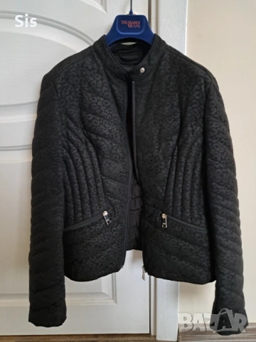 Дамско черно яке- Guess, снимка 2 - Якета - 53925198