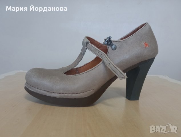 Art - кожени сиви обувки с масивен висок ток