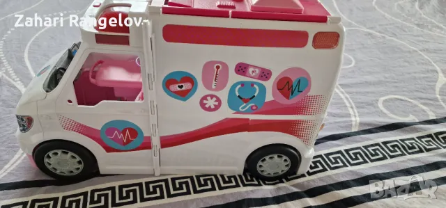 Мобилна клиника за грижи Barbie You Can Be, снимка 7 - Кукли - 50051574