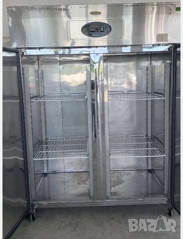 Професионален хладилник Tefcold RK1420, снимка 3 - Обзавеждане на кухня - 52926672