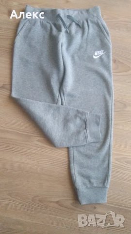 Nike - долнище 137-146см, снимка 4 - Детски анцузи и суичери - 49247057