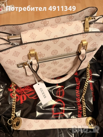 Маркова чанта на Guess, снимка 3 - Чанти - 56191710