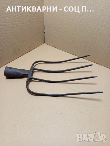 Соц Стара Ръчно Кована Вила За Сено Номер/5/., снимка 3 - Антикварни и старинни предмети - 51184338