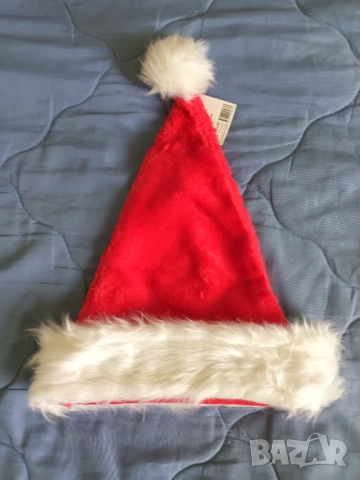 Празнична зимна шапка с пискюл