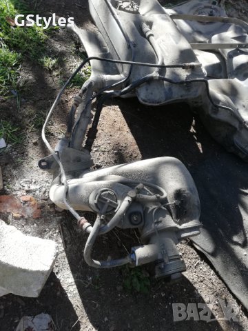 резервоар за пасат 5.5 4мотион , снимка 6 - Части - 30650189