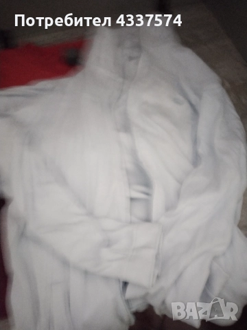 Два потника,блуза найк с къс ръкав и връхно подходящ за тренировки , снимка 2 - Спортни екипи - 52938039