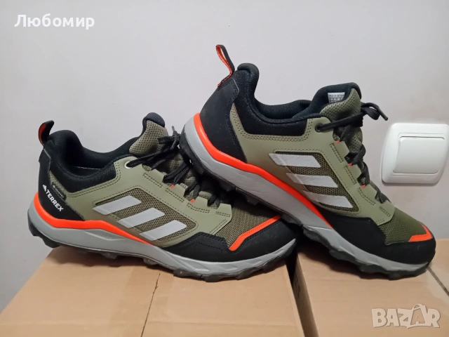 Маратонки Adidas номер 46, снимка 2 - Спортни обувки - 53126857