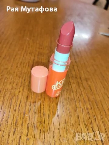 червила AVON, снимка 6 - Декоративна козметика - 49801703