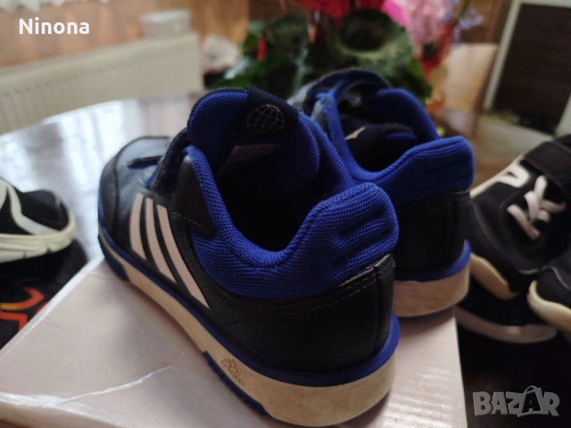 Обувки Адидас 33 номер, снимка 4 - Детски обувки - 53943949