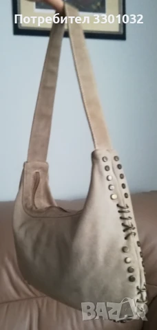 Дамска чанта от естествен бежав велур,с метален обков, снимка 2 - Чанти - 50552521