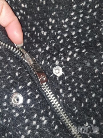 Armani палто , снимка 3 - Палта, манта - 48218573