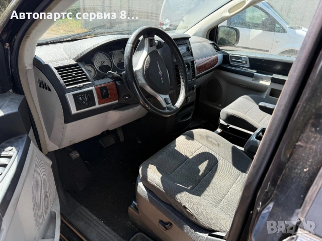 На части Крайслер Гранд Вояджер Chrysler Gr Voyager 2.8 д, снимка 4 - Автомобили и джипове - 53061745