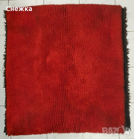 Червен китеник за табуретка 