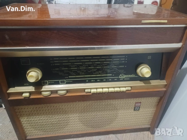 Ретро радио Ригонда с вграден магнетофон !, снимка 2 - Радиокасетофони, транзистори - 54025452