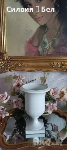 Ваза на крак бял класицизъм Фюрстенберг 1950, снимка 5 - Вази - 51120917