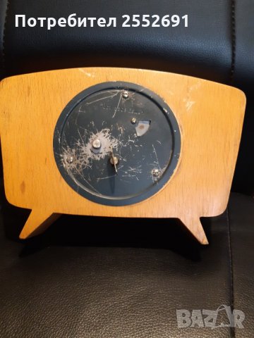 Часовник , снимка 3 - Антикварни и старинни предмети - 27868967