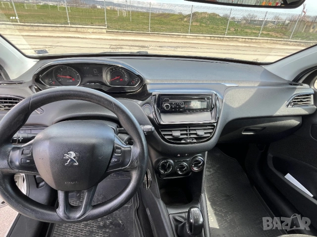 Peugeot 208  1.4 HDi  2013г., снимка 9 - Автомобили и джипове - 54009123