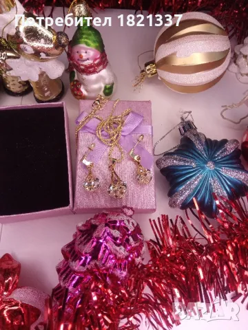 Комплект колие и обици , снимка 2 - Бижутерийни комплекти - 48310965