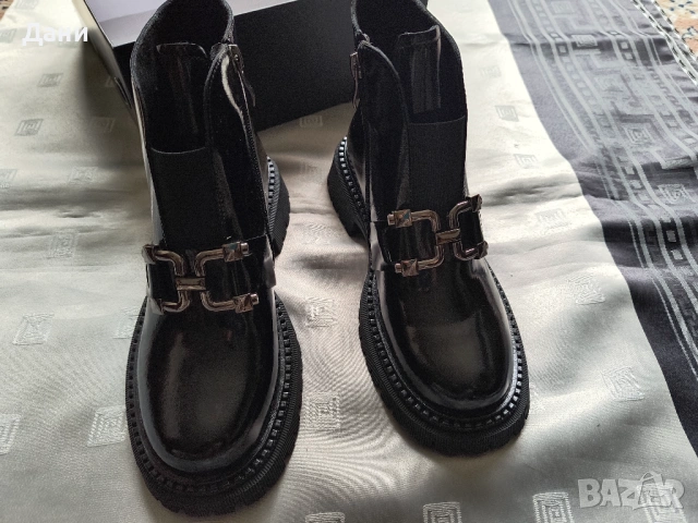 Дамски черни лачени боти , снимка 4 - Дамски боти - 53963451