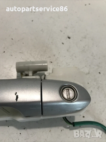 Външна дръжка предна лява врата сребриста за KIA Cerato 1.5 CRDi (2004), снимка 2 - Части - 53246951