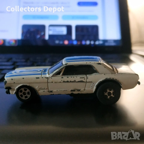 ВИНТИДЖ ERTL: Ford Mustang 64 1/2 "The Muscle Car" – Закупен 1989 г. в Германия!, снимка 6 - Колекции - 53932974