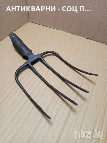 Соц Стара Кована Масивна Вила За Сено. Номер 579., снимка 4 - Антикварни и старинни предмети - 53168651