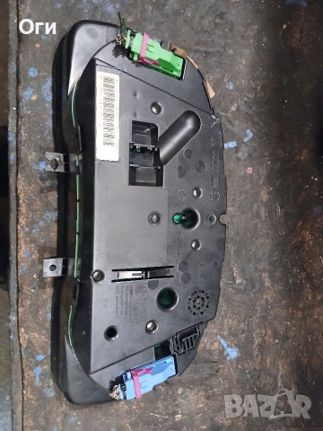 Километражно табло за Фолксваген Пасат В5 3B0 919 881 N, снимка 2 - Части - 54078743