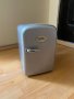 Малък термоелектрически хладилник Evercool, снимка 1 - Хладилници - 39994820