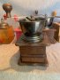стара дървена мелничка за кафе  3, снимка 1 - Антикварни и старинни предмети - 42483946