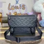 Мъжка чанта Messenger Voyager PM Louis vuitton, снимка 1