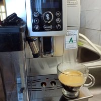 Кафеавтомат Делонги Капучино с кана, работи отлично и прави хубаво кафе с каймак и капучино , снимка 2 - Кафемашини - 42521408