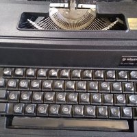 Електрическа пишеща машина , снимка 2 - Друга електроника - 37137672