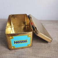 Стара метална кутия за бонбони на Nestle Disney Чичо Скрудж, снимка 13 - Колекции - 40717289