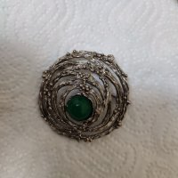 Нова вносна брошка маркирана със зелен камък отлично състояние, снимка 4 - Други - 40073688