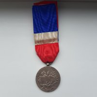 Френски сребърен медал, снимка 2 - Антикварни и старинни предмети - 30752461