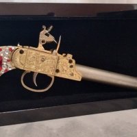 Стар френски кремъчен пистолет за украса, снимка 10 - Антикварни и старинни предмети - 42122793
